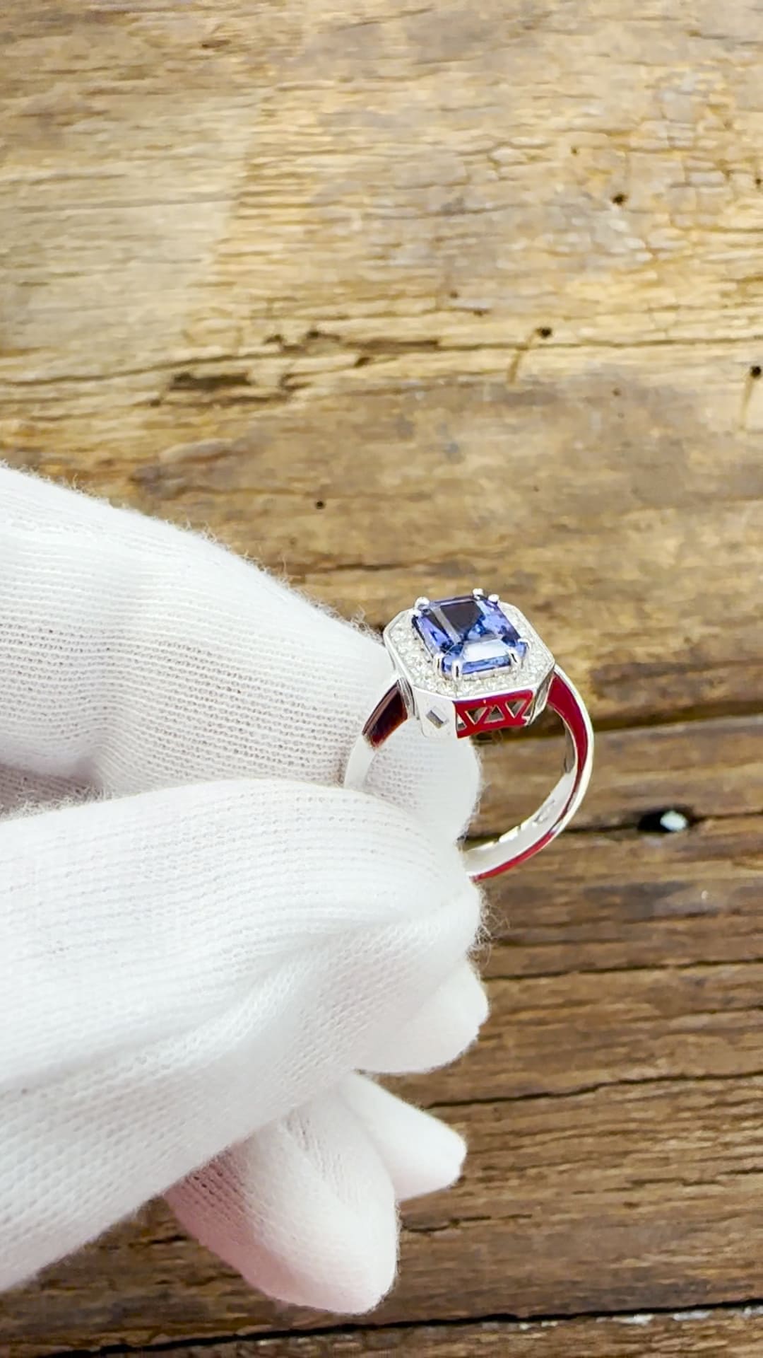 Anello in Oro Bianco 18KT - Tanzanite