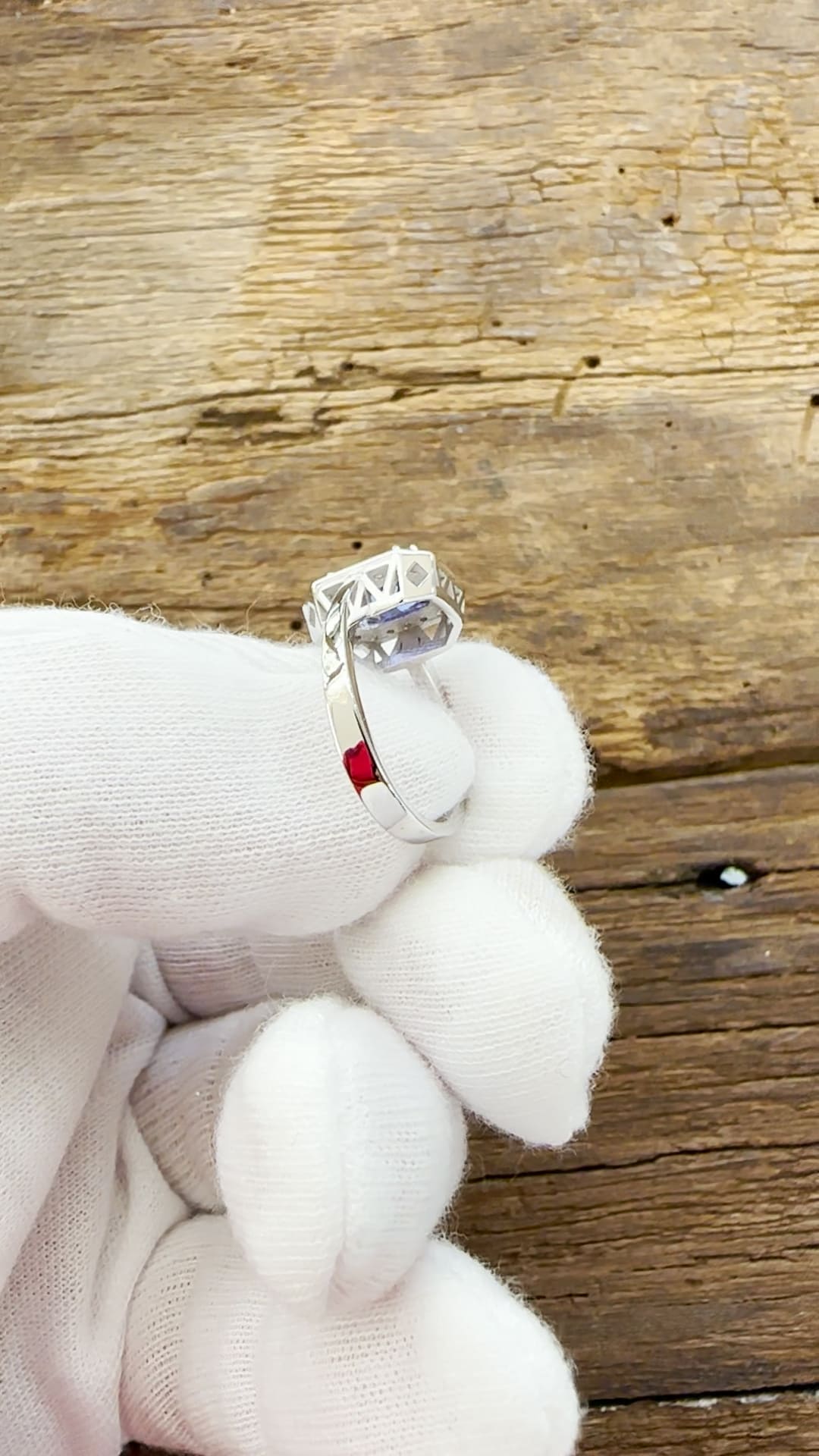 Anello in Oro Bianco 18KT - Tanzanite