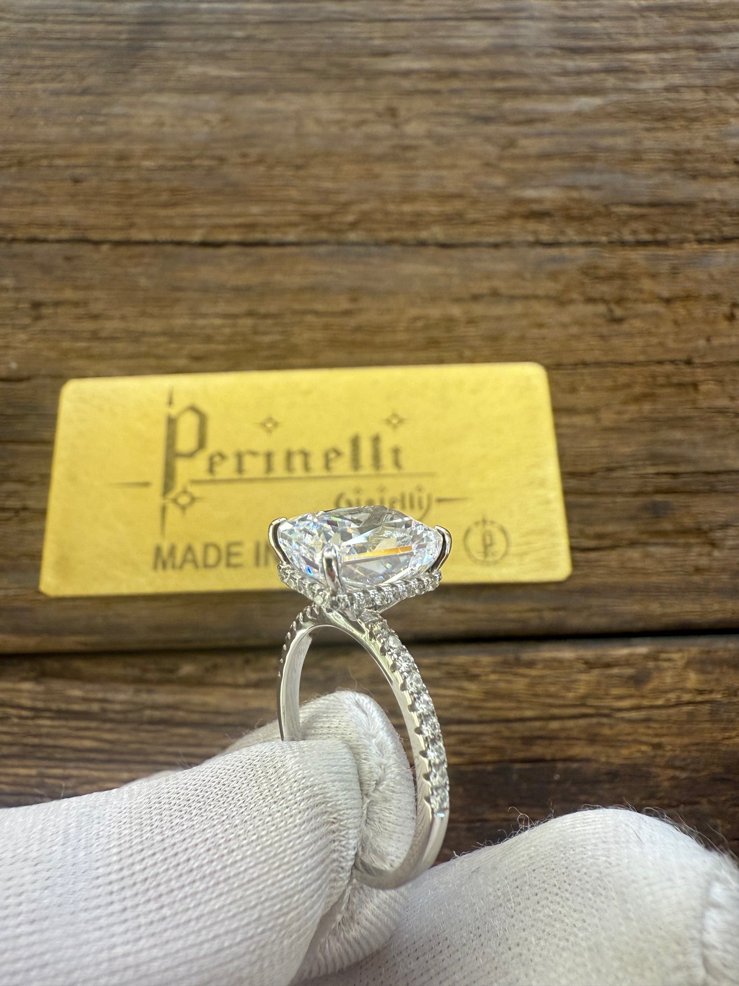 Anello modello solitario taglio smeraldo argento 925%