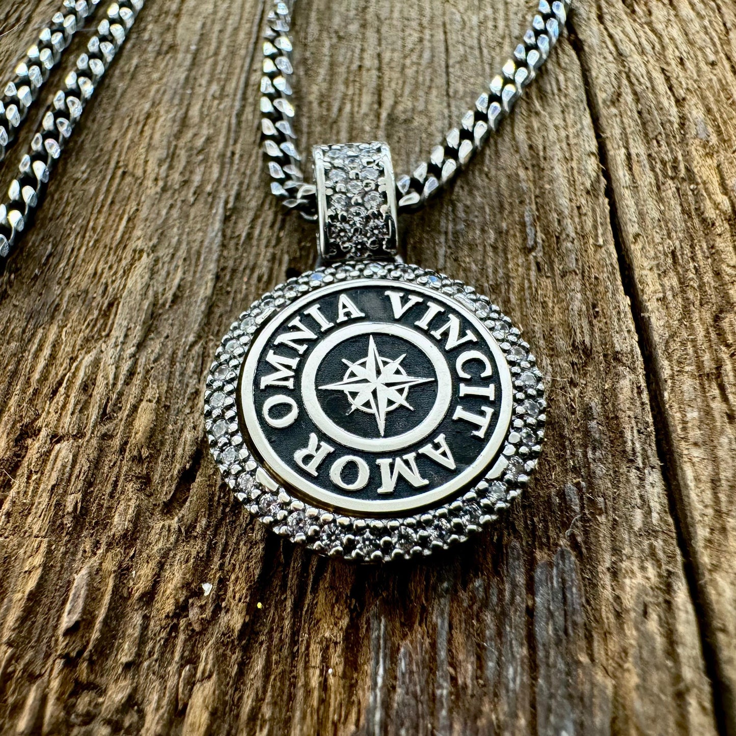 Pendente Omnia Vincit Amor