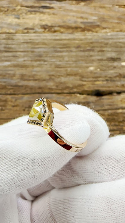 18KT Gold Ring