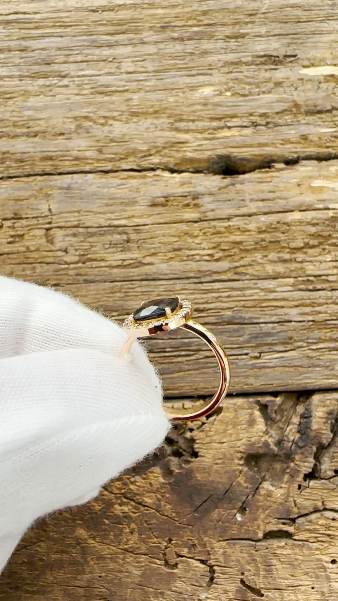 18KT Yellow Gold Ring