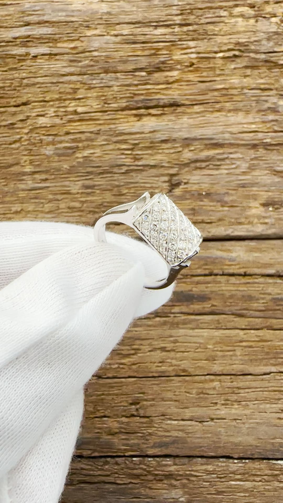 Anello in Oro Bianco 18KT - Diamanti