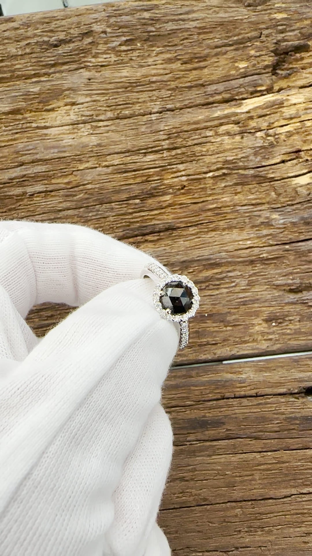 Anello in Oro Bianco 18KT - Diamante Nero