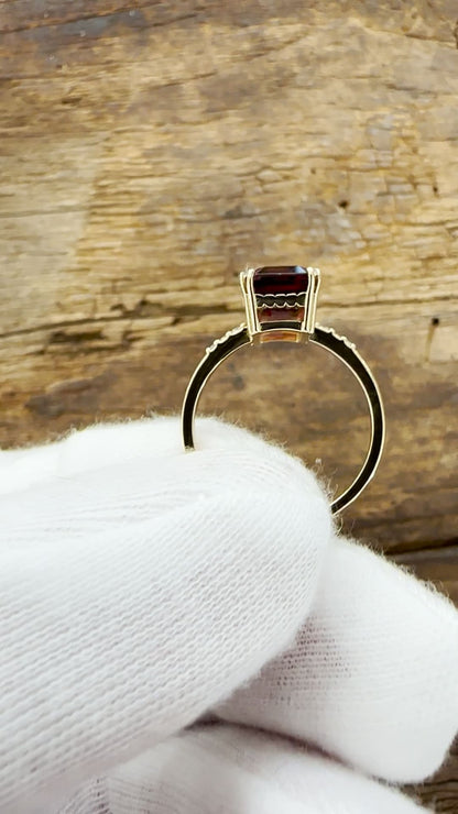 18KT Yellow Gold Ring - Tourmaline