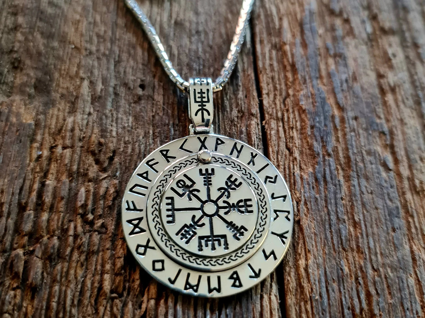 Collana Vegvisir