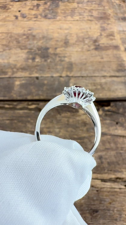 Anello Oro Bianco con Rubino e Diamanti Naturali