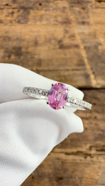 Anello Oro Bianco con Zaffiro rosa e Diamanti Naturali