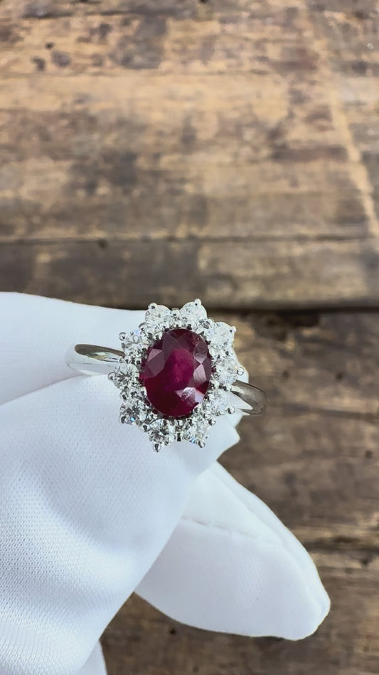 Anello Oro Bianco con Rubino e Diamanti Naturali