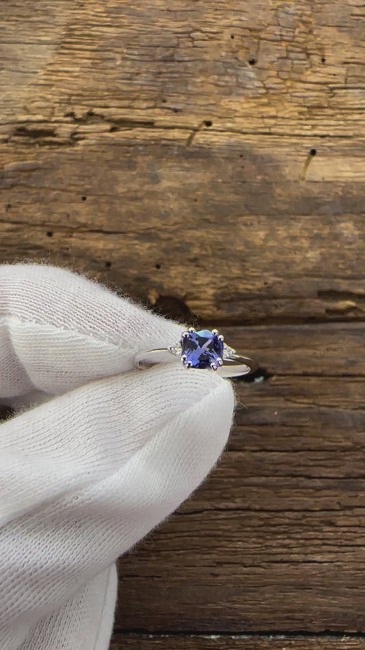 Anello in Oro Bianco 18KT - Tanzanite